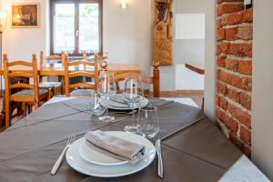 Kép Agriturismo Cantine Bevione - Rooms with air conditioning szállásáról Belvedere Langhéban a galériában