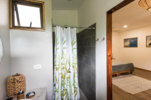 Кровать или кровати в номере Ohana Villas
