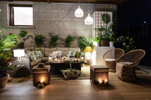 Część wypoczynkowa w obiekcie Casa Victoria garden con Jacuzzi y piscina