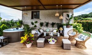 Basen w obiekcie Casa Victoria garden con Jacuzzi y piscina lub w pobliżu