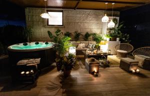 Zdjęcie z galerii obiektu Casa Victoria garden con Jacuzzi y piscina w mieście Caldas de Reis