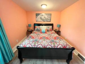 Кровать или кровати в номере Coastal Inspired Home Away From Home