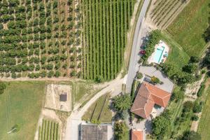 A bird's-eye view of Agriturismo Cantine Bevione - Rooms with air conditioning