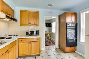 Imagem da galeria de 8 Mi to French Quarter Quiet Jefferson Home em Jefferson