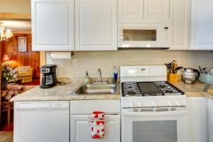 Gallery image of Private Catskill Mountains Vacation Getaway in Leeds +20 photos