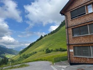 Nespecifikovaný výhled na hory nebo výhled na hory při pohledu z apartmánu