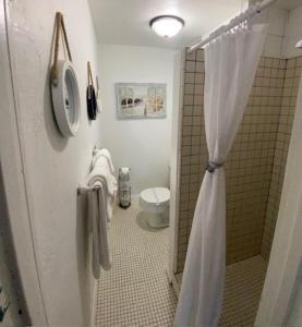 Salle de bains dans l'établissement Cherokee Lodge