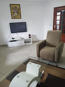 TV/trung tâm giải trí tại Un appartement de Standing sur la VDN