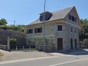 Budynek, w którym mieści się dom w stylu alpejskim