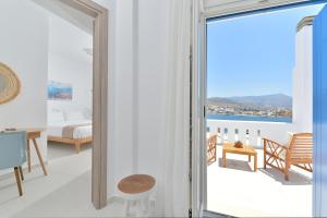 Φωτογραφία από το άλμπουμ του Villa & Studio Hydroussa Sea View στο Γαύριο