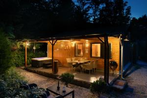 A garden outside Chillout Apartman Noszvaj