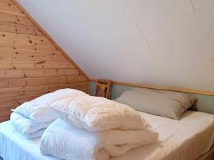 Postel nebo postele na pokoji v ubytování Holiday home Bakka