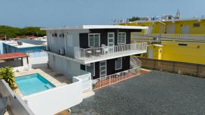 Bazen u ili blizu objekta R&V Combate Beach House 1 with Pool