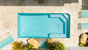 Hồ bơi trong/gần R&V Combate Beach House, 2nd Floor with Pool
