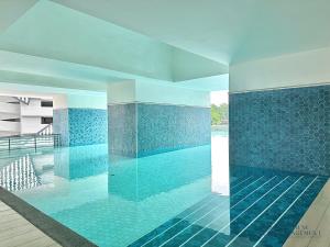 Bazén v ubytování TriTower Residence Johor Bahru by Stayrene nebo v jeho okolí