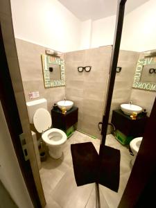 Et badeværelse på Teissey Blue + 97 billeder