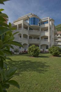 Gallery image of Vila V Lux Apartments in Petrovac na Moru