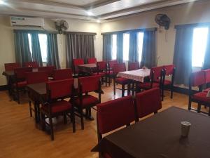 Ресторант или друго място за хранене в Hotel Anjana