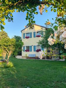 En have udenfor Apartma Medoši