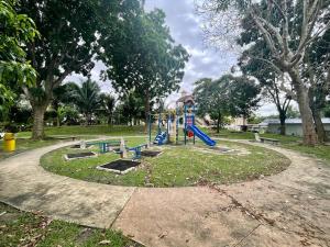 Herní místnost nebo prostor pro děti v ubytování Homestay Raudhah, Taman Gombak Ria