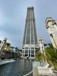 Copacabana jomtien beach high floorの敷地内または近くにあるプール