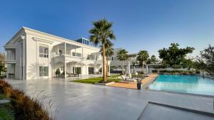 Gallery image of Villa Botanica-Exclusive 8-Bedroom Villa by Luxury Explorers' Collection in Dubai