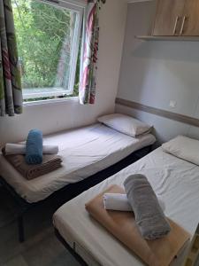 Zdjęcie z galerii obiektu Mobil home confort 6 personnes w mieście Saint-Chéron
