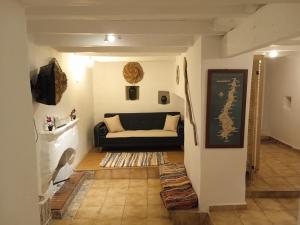 Posezení v ubytování Afiartis Almira Cottage