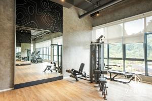 Fitness centrum a/nebo fitness zařízení v ubytování Ipoh Tambun Lost World Onsen by Verve