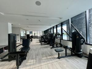 Fitness centrum a/nebo fitness zařízení v ubytování Primestay - Binghatti Canal Studio in Business Bay