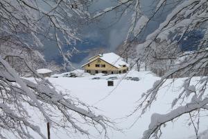 Rifugio Fasanelli durante l'inverno