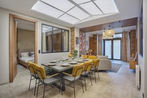 Khu vực ghế ngồi tại Appartement Coeur Montmartre by Studio prestige +23 ảnh
