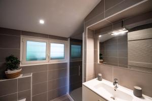 Ένα μπάνιο στο Villa spacieuse à Arcachon, proche plage de Pereire, jardin +23 φωτογραφίες