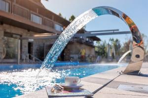Bazén v ubytování Katarino SPA Hotel nebo v jeho okolí