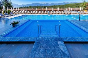 Bazén v ubytování Katarino SPA Hotel nebo v jeho okolí