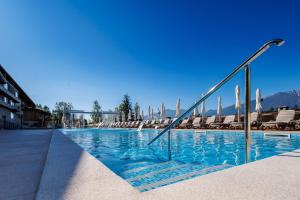 Bazén v ubytování Katarino SPA Hotel nebo v jeho okolí