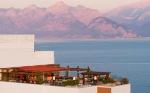 安塔利亚Akra Antalya的山 ⁇ 的建筑的 ⁇ 染