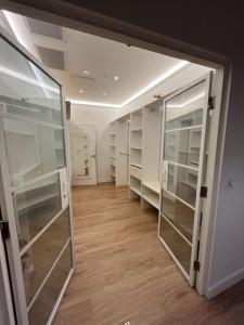 Large Haussmanian appartment in the heart of Nice