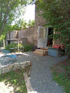 Taman di luar Gîte de l'atelier