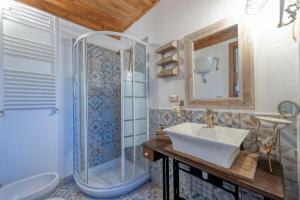 Koupelna v ubytování Masseria li Vecchi + 26 fotografií