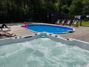 Πισίνα στο ή κοντά στο Krasne Residence & SPA - STREFA CISZY +26 φωτογραφίες