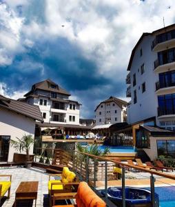 Hồ bơi trong/gần HUSKY Milmari