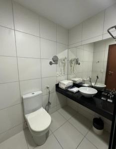 Ένα μπάνιο στο Condomínio ILoa Residence