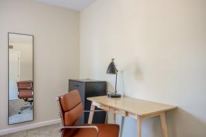 Gallery image of Woodland Hills 1BR w pool gym nr Warner center LAX-893 in Los Angeles +19 photos