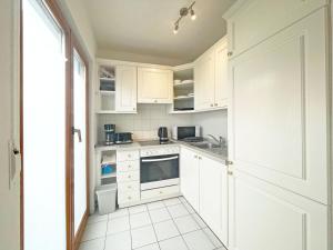 O bucătărie sau chicinetă la Nice Apartment in Bernau