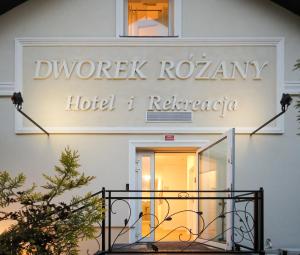 Zdjęcie z galerii obiektu Dworek Różany Hotel & Restauracja w mieście Namysłów