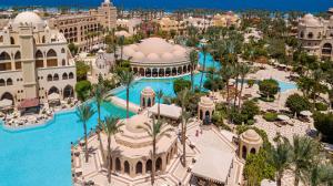 - une vue aérienne sur le grand complexe et le casino dans l'établissement Makadi Palace - Couples and Families Only, à Hurghada