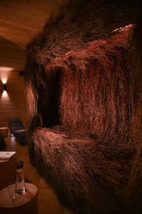 Posedenie v ubytovaní Apartamenty u Harrego BOUTIQUE SPA z klimatyzacja, balkon, sauna, tężnia parking