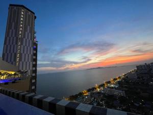 アパートメントから撮影された、または一般的な海の景色