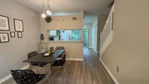 Φωτογραφία από το άλμπουμ του Upscale Long Stay -KING Bed - POOL - Wifi - Tampa Palms - Moffitt - Gated - Pets OK - in New Tampa by Hunters Green - Live Oak - Cory Lake Isles - H1 στην Τάμπα